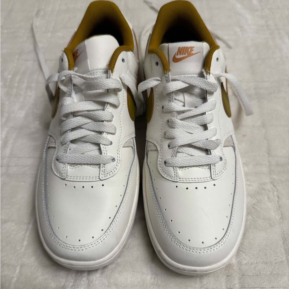 Nike Gamma Force Womens Basketball Workout Sneakers Shoe White Bronze